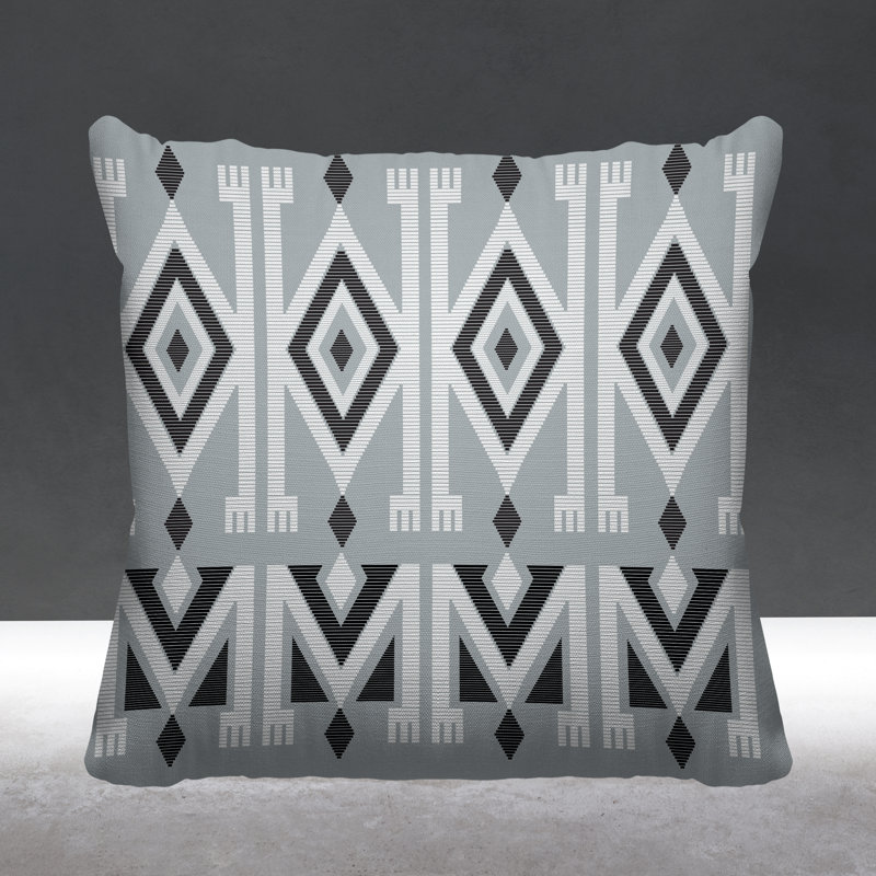 Coussin décoratif intérieur / extérieur Akin Abstract Tribal, L 17 po x H 17 po, gris