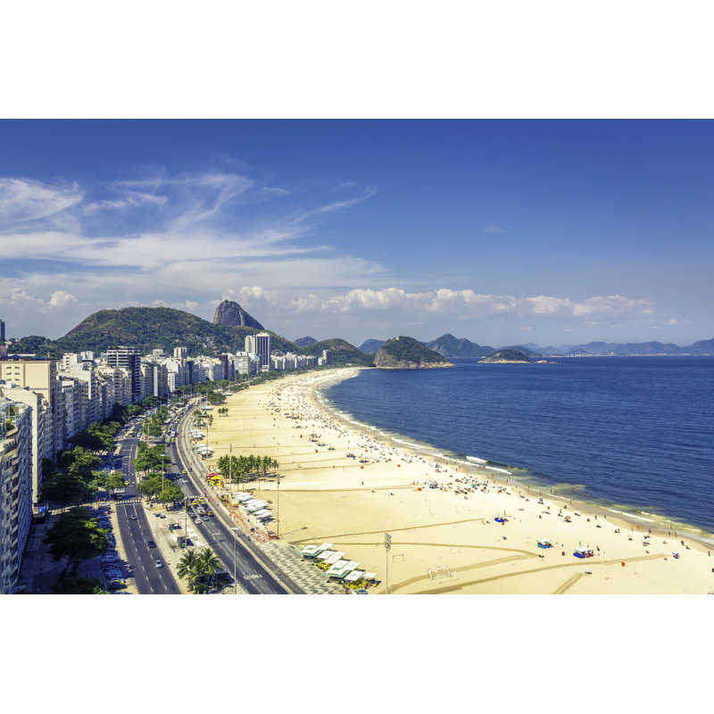 «Famous Copacabana Beach» par Marchello74 - Photographie sur toile tendue, L 36 po x H 24 po