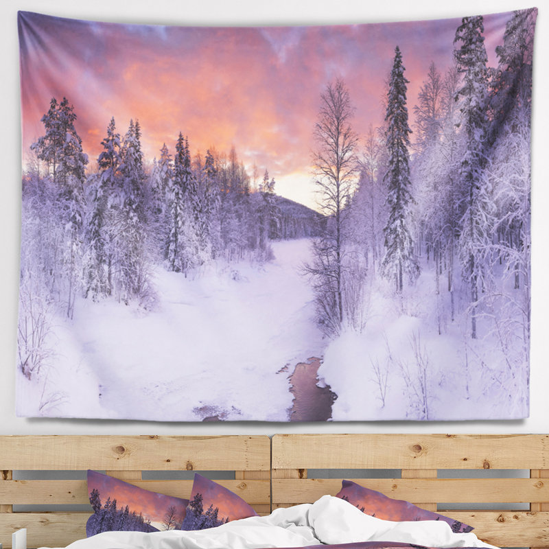 Paysage de Laponie finlandaise en tapisserie hivernale, H 32 po x l 39 po