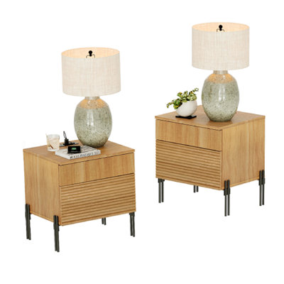 Ensemble de 2 tables de bout pour chambre à coucher avec station de charge et design minimaliste en roseaux, ensemble de 2 tables de chevet modernes en bois avec tiroir pour le salon et le canapé