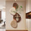 Art mural Mid-Century moderne en grès avec verdure hydroponique - décor de vestibule-674150922