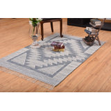 Tapis gris / naturel à motif géométrique tissé à plat à la main