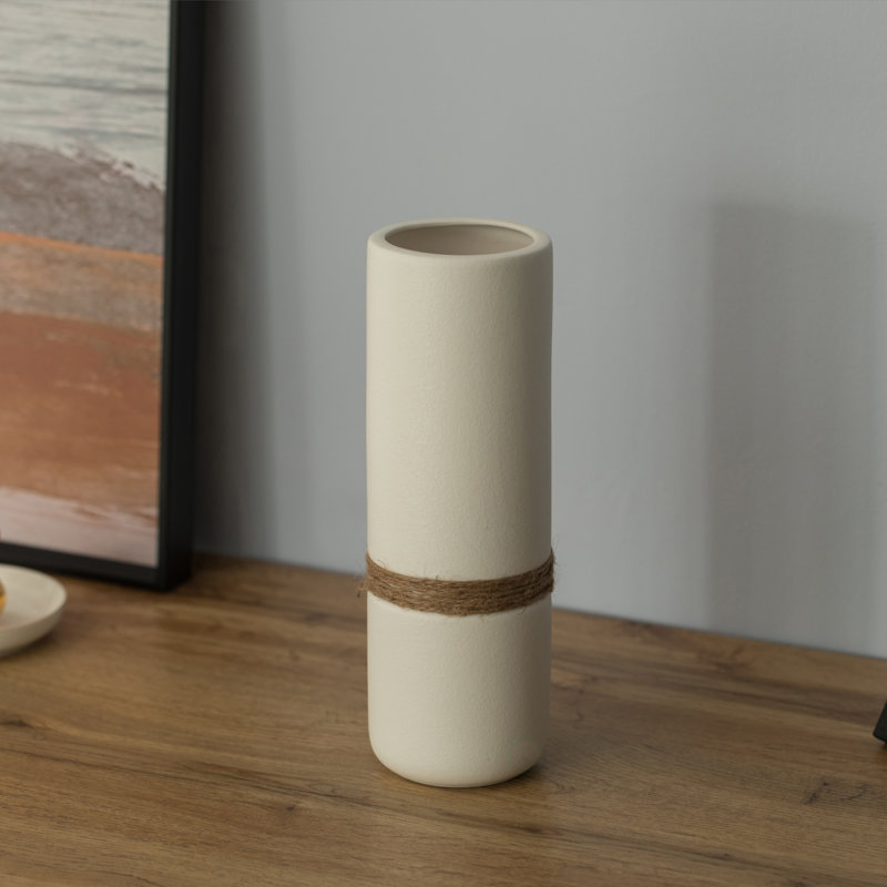 Vase de table en céramique Bequette, H 11 po x l 3,5 po x P 3,5 po, Blanc