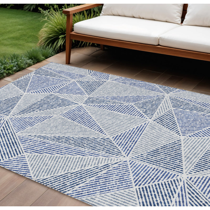 Tapis intérieur / extérieur lavable géométrique bleu marine et bleu denim HomeRoots 9 pi x 12 pi