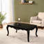 Apportez de la chaleur à votre salon avec une table basse rectangulaire en bois massif noir classique et espresso, avec des pieds élégamment courbés et des détails sculptés complexes