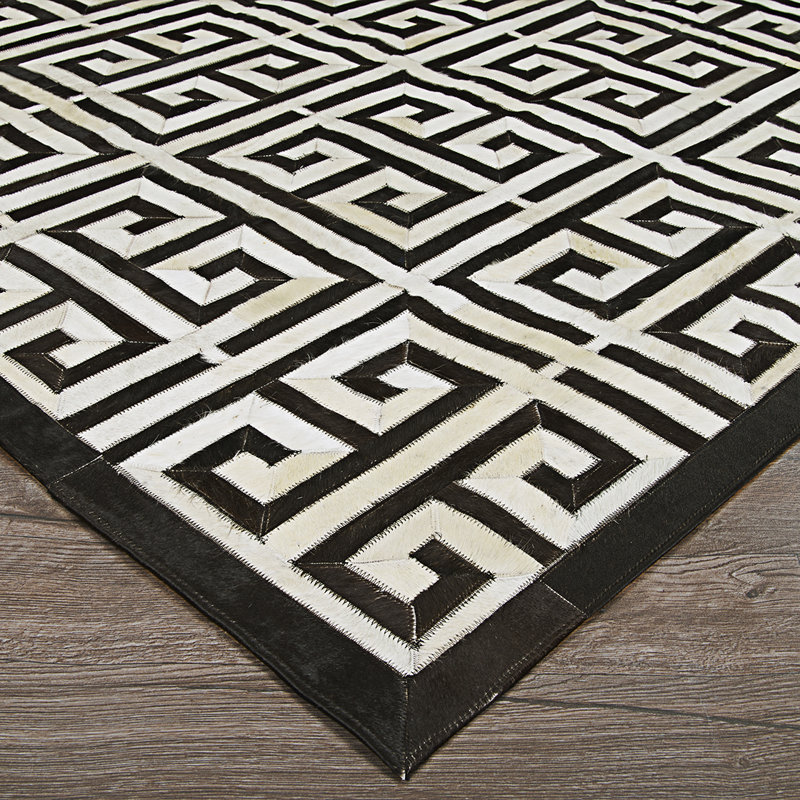 Tapis géométrique noir en cuir de vache Haseeb, Rectangle 2 pi x 4 pi