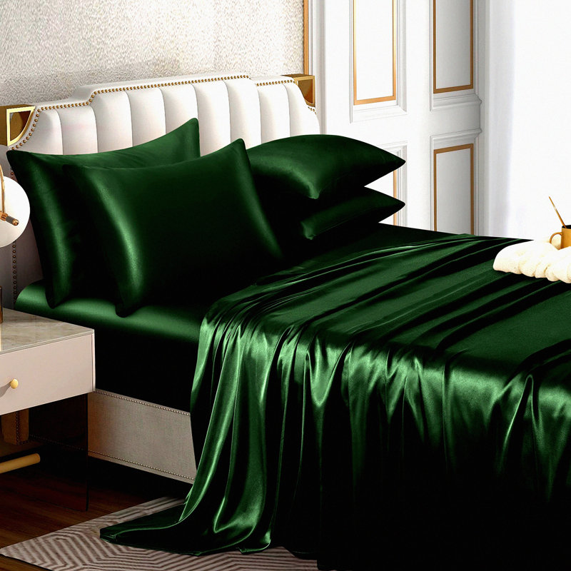 Emerald Green Silky Soft Queen Sheet Set - 6 Piece Luxury Bedding Bundle with Deep Pocket, Fitted Sheet, Flat Sheet, and Pillowcases - Queen Size