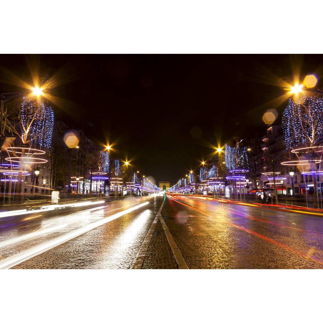 Champs-Elysees Straße bei Nacht in Paris von Risto - Leinwandbild