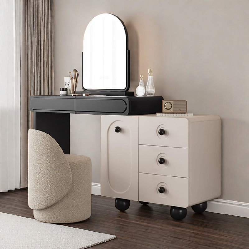 Helenka Vanity