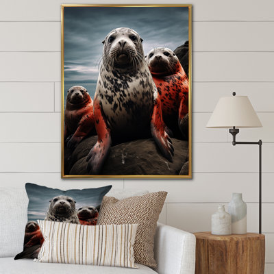 «Grey Red Seal Silent Guardians» sur impression sur toile