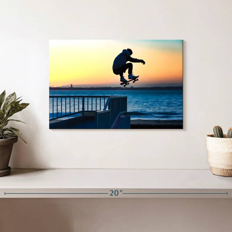 Beachside Skateboard Jump, H 8 po x l 12 po