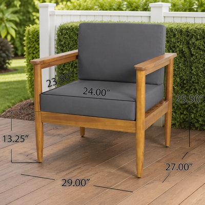 Le fauteuil club Gavin est un meuble en bois d'acacia exquis pour un confort et un style améliorés dans n'importe quel espace de vie.