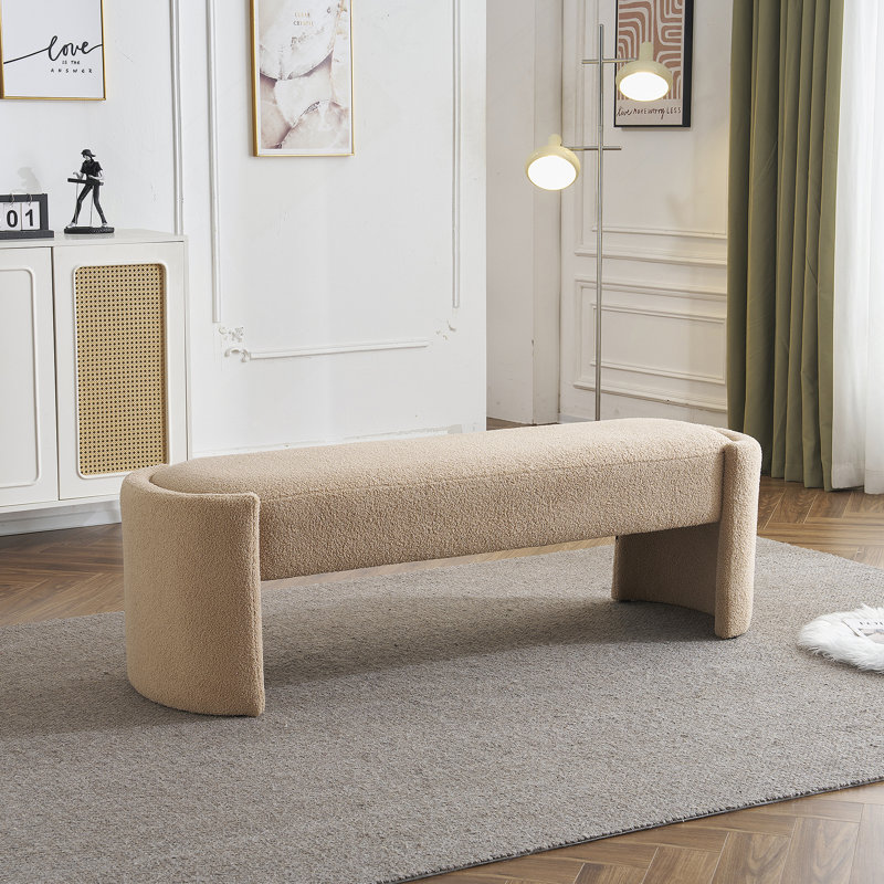 Élégant et simple banc de repose-pieds en forme de chameau clair