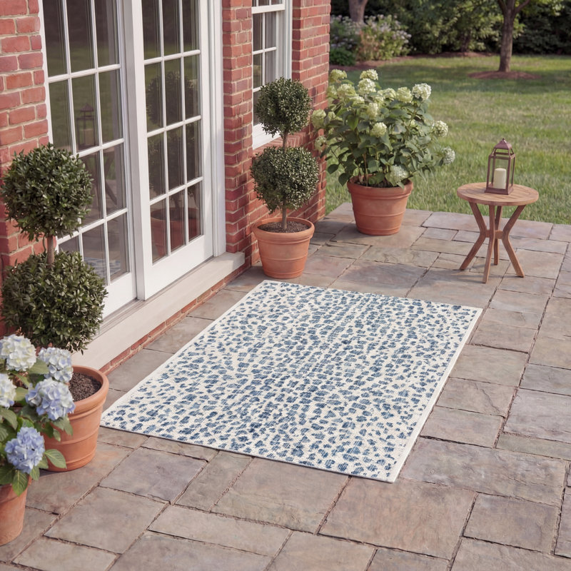 Tapis intérieur / extérieur ivoire / bleu marine Tyron, Rectangle 2 pi x 3 pi 7 po