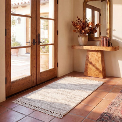 Charvik Machine Made Area Rug in Ivory/Gray