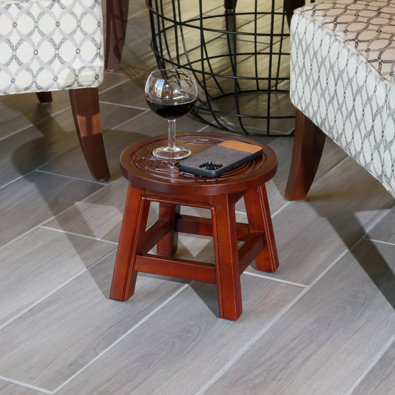 Escabeau en bois cerisier - Mignon motif floral H 10 po x P 11 po en bois d'hévéa idéal pour les chambres avec une touche compacte et compacte