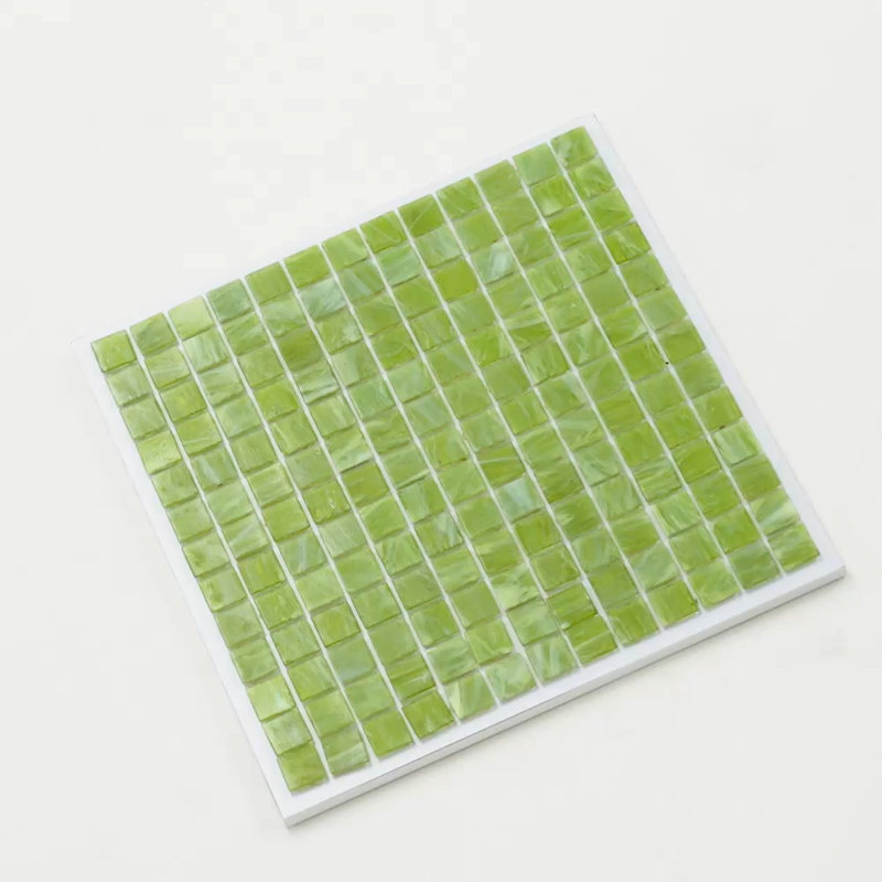 Carreau de mosaïque pour mur et plancher en verre 0,8 po x 0,8 po Celestial, Lézard vert