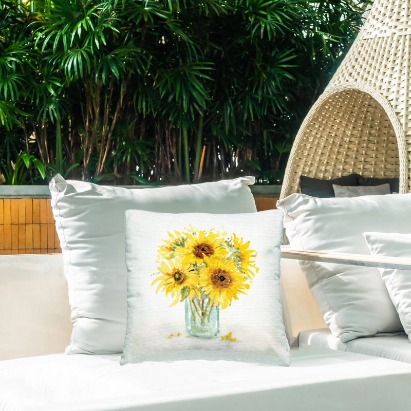 Coussin d'extérieur imprimé Warm Yellow Sunflower Bouquet, design par Patti Bishop