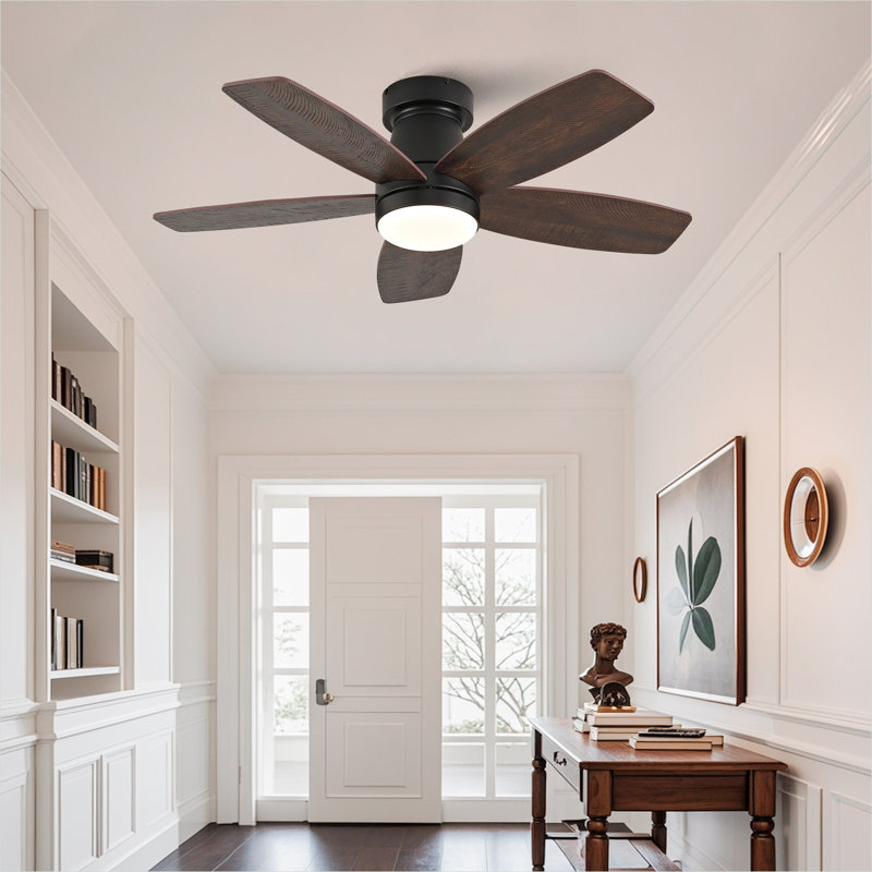 Ventilateur de plafond encastré 32 pouces avec lumière DEL à intensité variable et télécommande, pales en bois massif de couleur noire classique, idéal pour les chambres à coucher