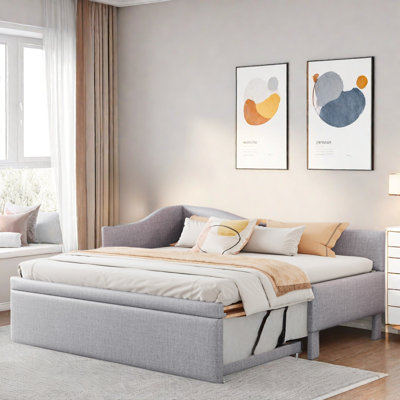 Upholstered L-shaped Upholstered Daybed With Pop Up Trundle by Latitude Run