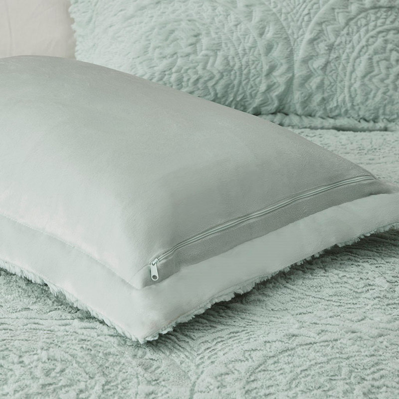 Embroidered Medallion Ultra Plush Comforter Mini Set
