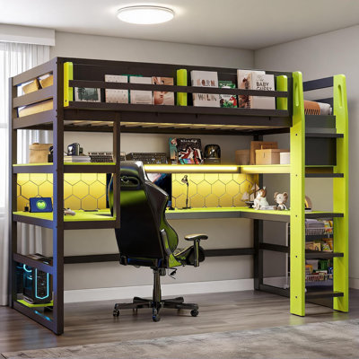 Structure de lit mezzanine simple en bois vert sauge, lit de salle de jeux avec bureau intégré, tablettes à plusieurs rangements et éclairage RVB