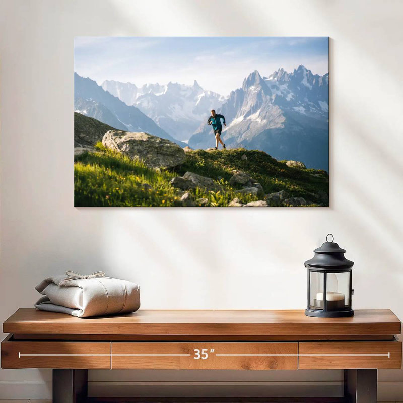 Sireci Trail Runner, 16" H x 24" W