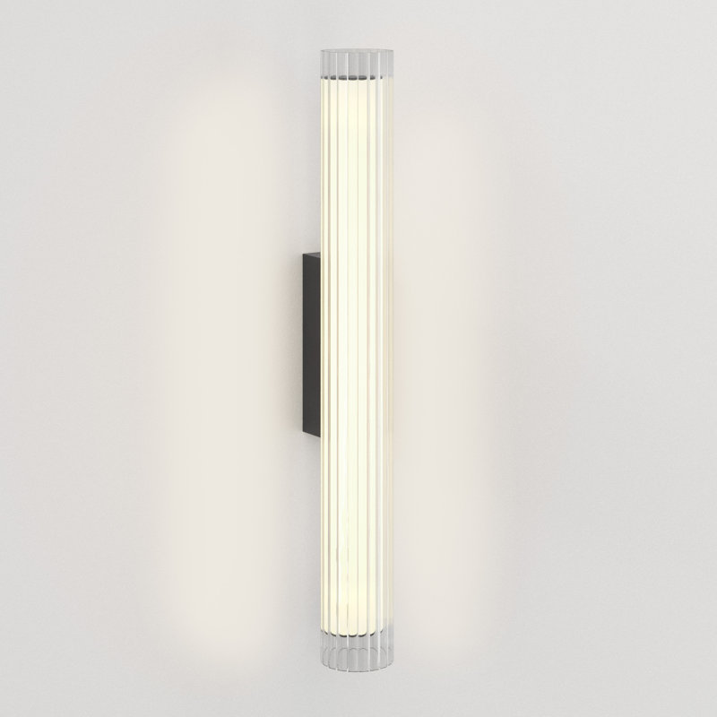 io 2700K, 26.18" H x 3.15" W x 5.28" D, Matt Black, 605 Lumens