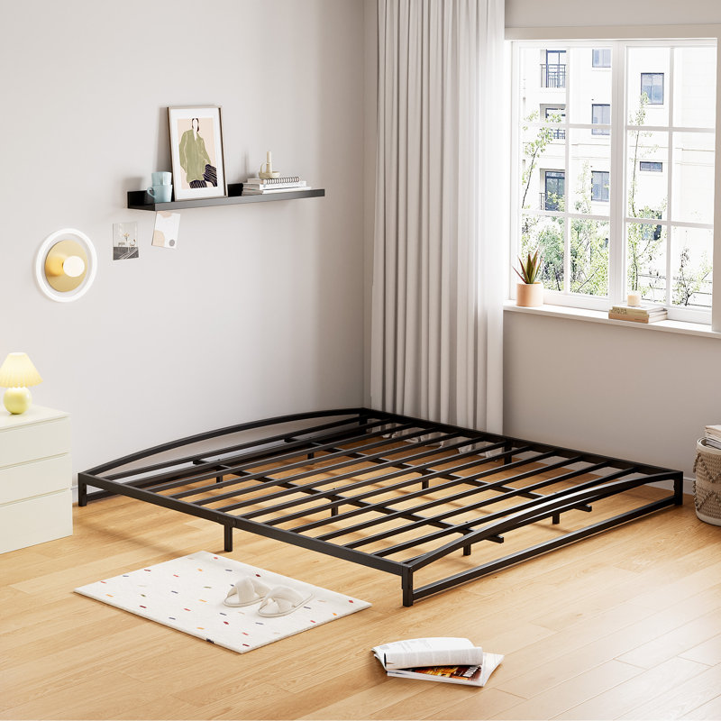 Structure de lit basse très grande taille - plateforme en métal robuste de 6 pouces, sommier sans sommier, sans bruit, noir