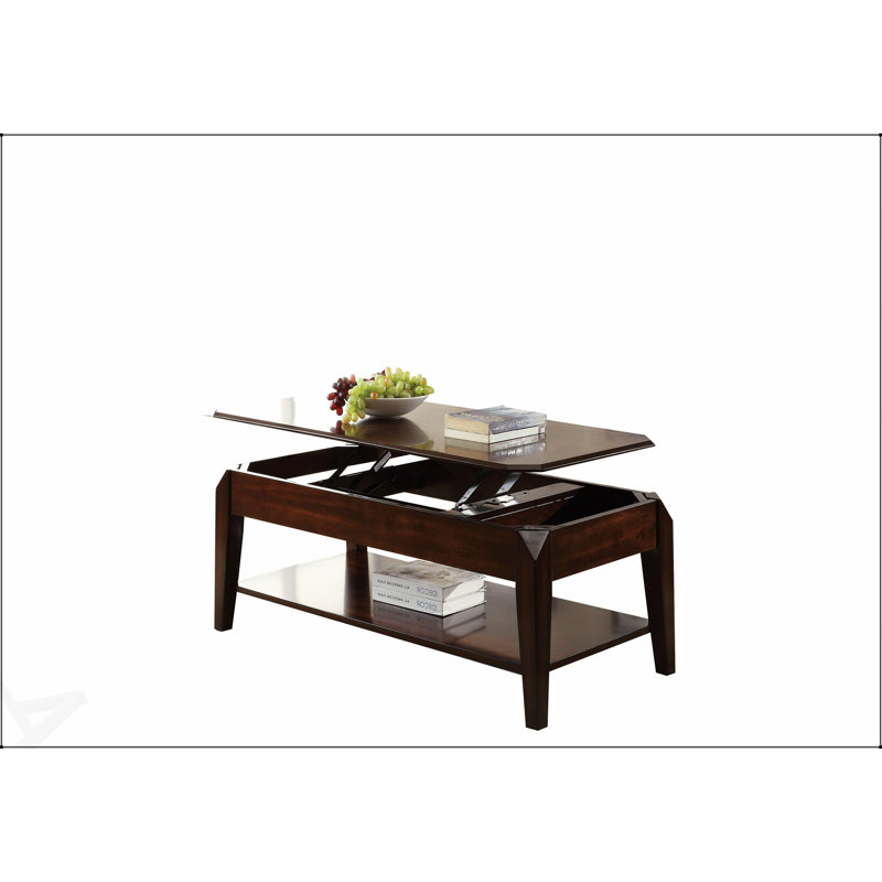 Table basse en noyer avec plateau relevable pour un rangement supplémentaire et une esthétique moderne, parfaite pour organiser et décorer votre salon.