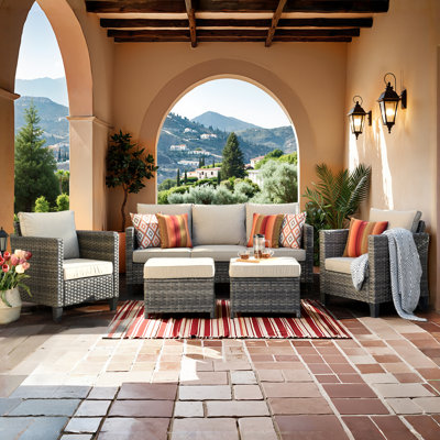 Ensemble de meubles de patio en osier / rotin pour 5 personnes Allcot, ensemble de canapé d'extérieur avec canapé, chaises, repose-pieds, coussins décoratifs et coussins confortables