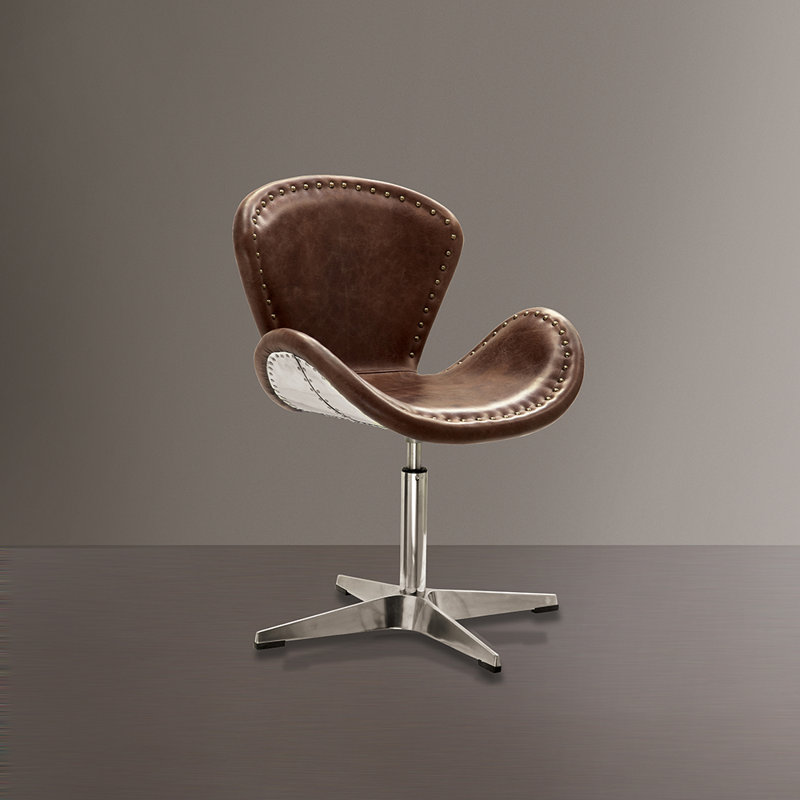 Fauteuil pivotant en cuir à grain large Lindbergh