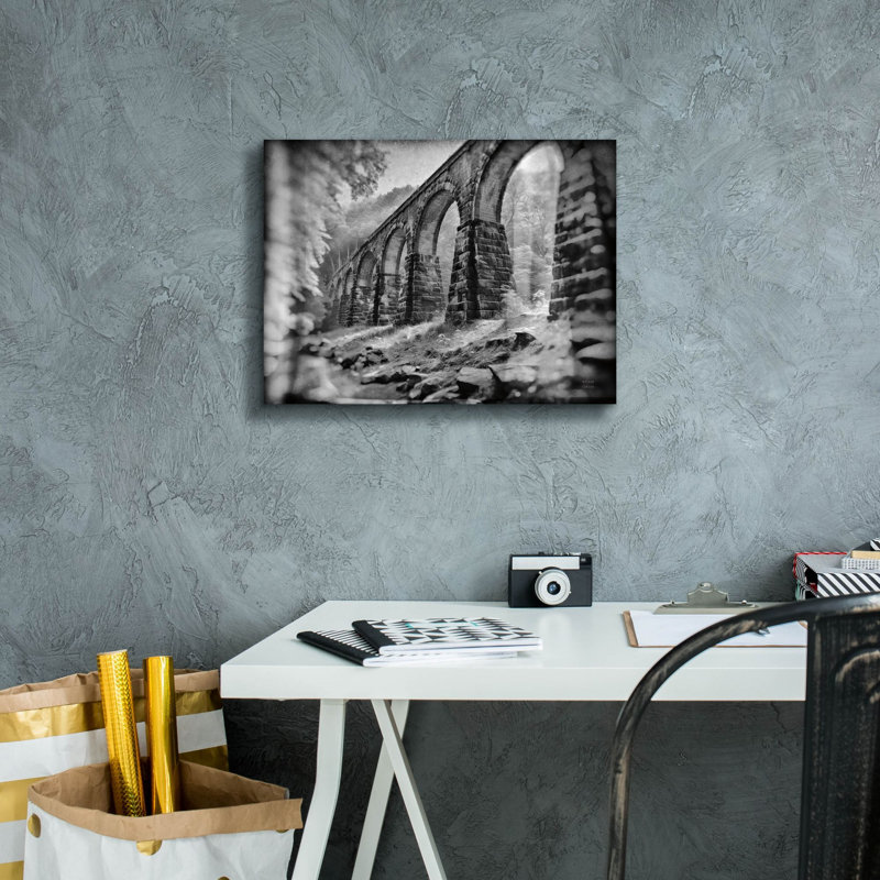 «Aqueduct 1» par Nathan Larson, art mural sur toile, H 12 po x l 16 po x P 0,75 po