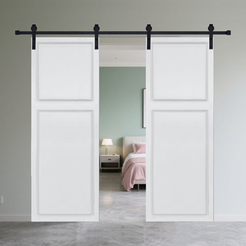 Double porte à 2 panneaux de style chalet. Porte de grange coulissante en panneau de fibres à densité moyenne avec ensemble de quincaillerie