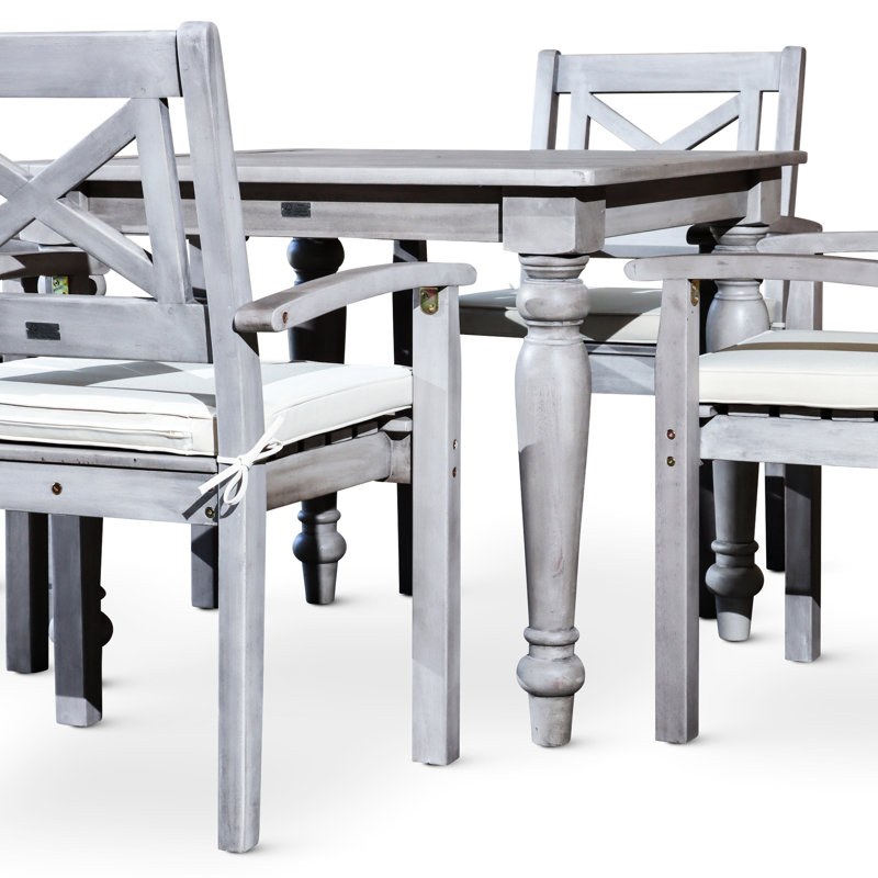 Chaise carrée pour l'extérieur avec matériaux et design gris argenté pour une expérience agréable
