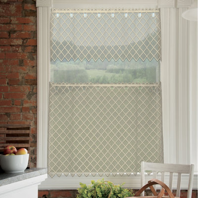 Waguespack Floral Tailored Cafe Curtain