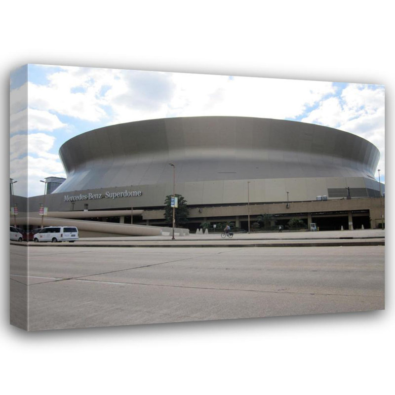 Mercedes Superdome, H 18 po x l 24 po