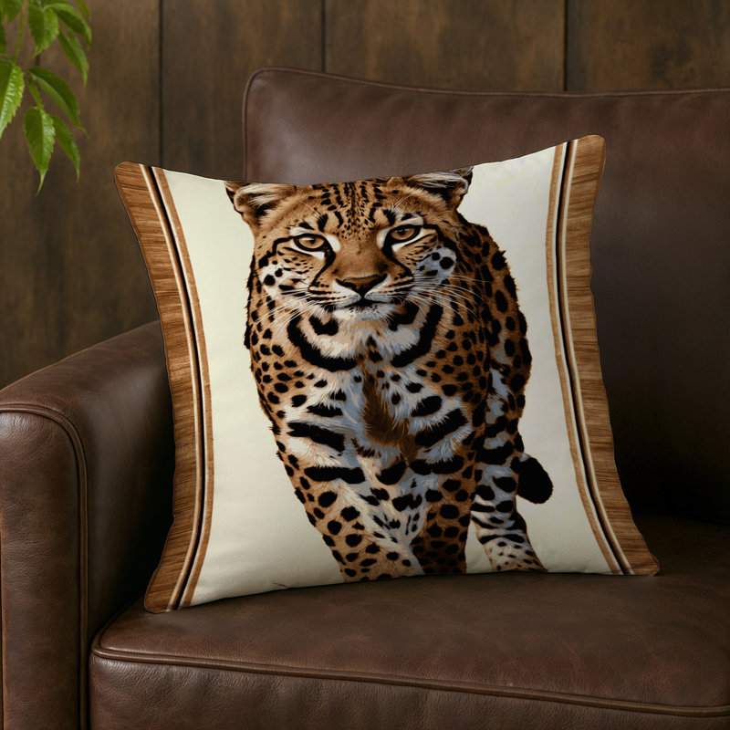 Coussin décoratif intérieur et extérieur Wildlife, Carré 20 po, Chat sauvage gris d'Afrique