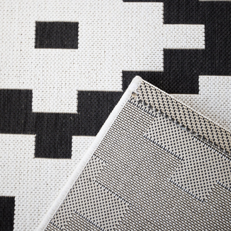 Mateer Geometric Indoor / Outdoor Rug, Rectangle 8' x 10'