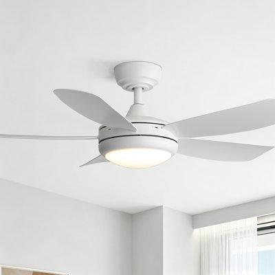 Ventilateur de plafond moderne Whisper de 42 pouces avec 5 pales ABS à installation rapide, lumière 3CCT, réversible silencieux, blanc