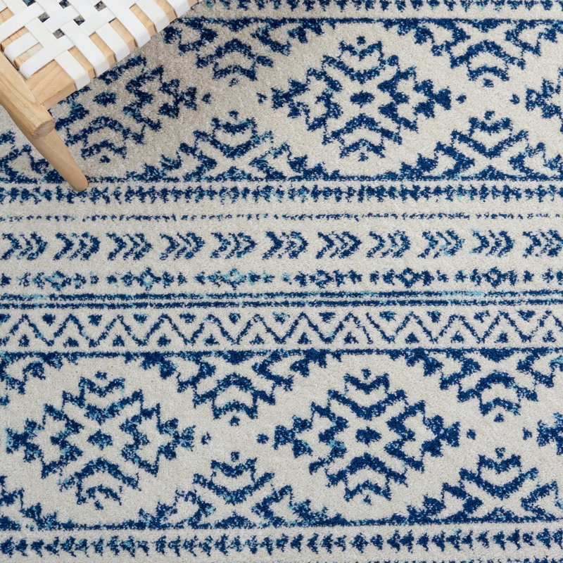 Tapis ivoire / bleu marine à motif géométrique Cobos, Tapis de couloir 2 pi x 19 pi