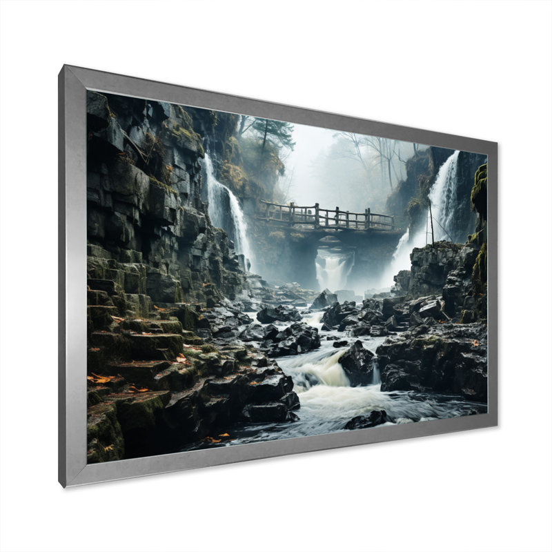 Waterfall Misty Delight, reproduction d'art sur toile, H 12 po x l 20 po x P 1 po, Cadre simple argenté