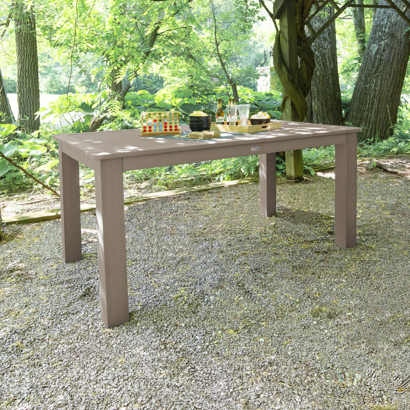 Table de salle à manger en plastique Highsmith, H 30 po x l 42 po x P 84 po, Brun terrain boisé