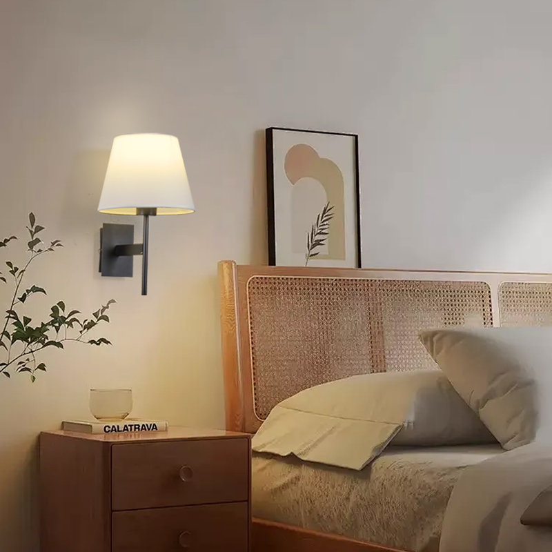 Ensemble de 2 appliques murales noires intelligentes 1 lumière 9 po avec ampoules RVB + CCT, application et contrôle Bluetooth, 16M couleurs, à intensité variable, câblé