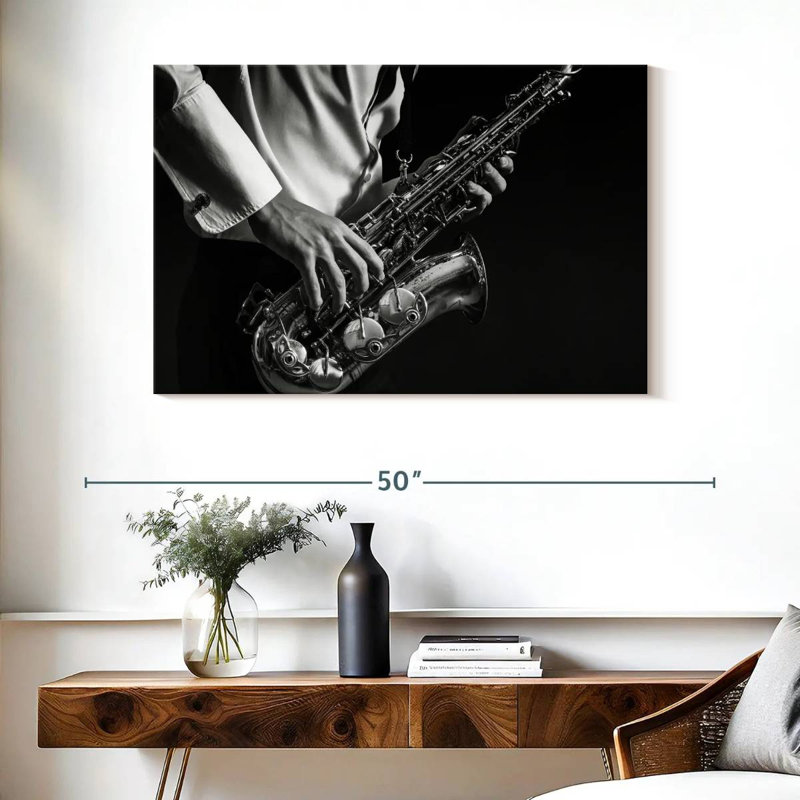 Abarca jouant du saxophone, H 26 po x l 39 po