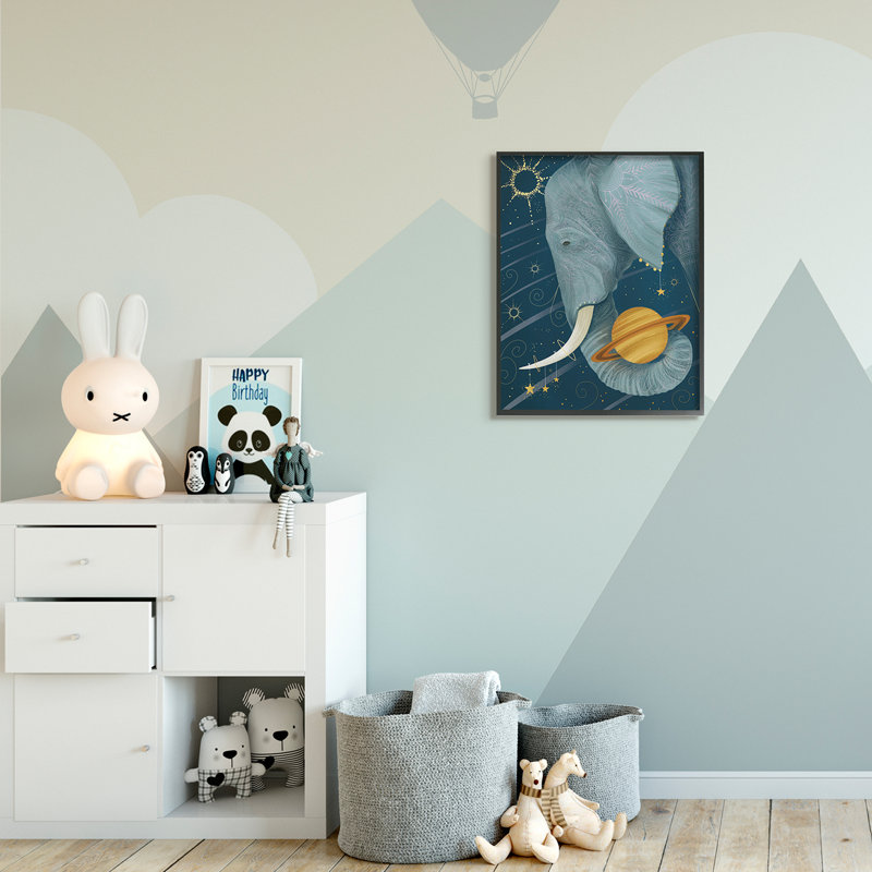 Constellations extra-terrestres, éléphant tenant Saturne, Giclée encadrée noir minuit, H 30 po x l 24 po x P 1,5 po