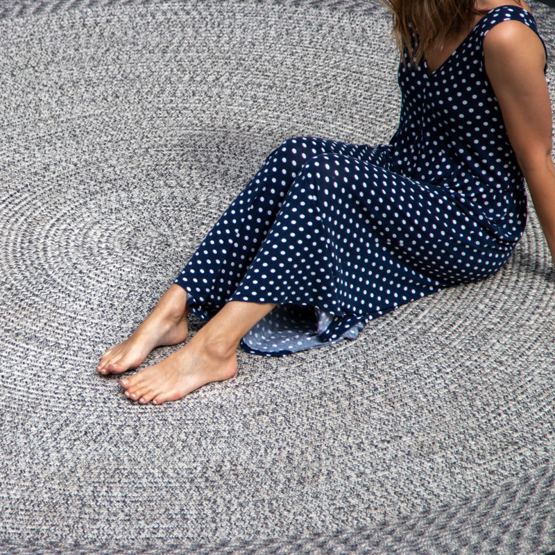 Rayan Small Handwoven Round Indoor/Outdoor Rug in Grey, Round 270cm