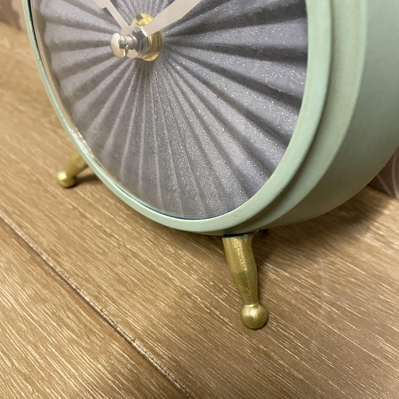 Analogue Metal Quartz Movement / Crystal Tabletop Clock in Green