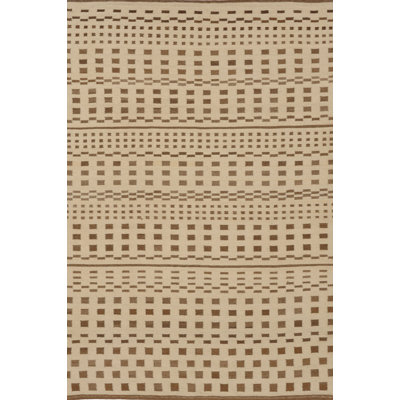 Geometric Area Rug in Brown/Beige
