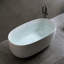 Baignoire indépendante de 47 po en résine de surface solide, une baignoire indépendante de conception moderne avec drain escamotable et tuyaux de trop-plein, convenant aux petites maisons